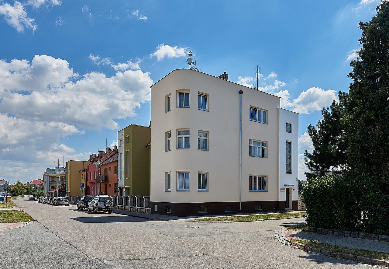 Penzion Karolinka Hotel Kromeriz Exterior photo
